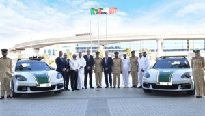 أسطول شرطة دبي يستقبل طرازين جديدين من بورشه