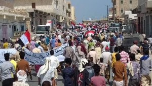 مسيرة جماهيرية في سقطرى رافضة لمليشيات الإمارات ومؤيدة للحكومة