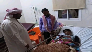 شيخ مشائخ سقطرى بن "ياقوت" يزور مستشفى خليفة في عاصمة المحافظة  للأطمئنان على صحة المرضى