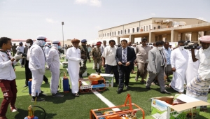 محافظ المهرة يدشن حملة الرش والتعقيم للوقاية من كورونا تحت شعار "لتكن المهرة خالية من كورونا"