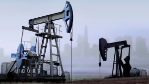 صعود أسعار النفط مدفوعة بهبوط المخزونات الأمريكية