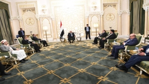 الرئيس يشدد على تنفيذ اتفاق الرياض وتوحيد الجهود لبناء الدولة الاتحادية