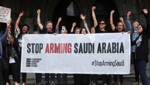 صحيفة بريطانية: لندن تساعد اليمن وتبيع أسلحة لمن يقصفونه