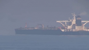 وكالة: انفجار في ناقلة نفط بميناء سعودي إثر هجوم خارجي