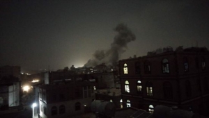 بعد هجوم مطار عدن ..طيران التحالف العربي يشن سلسلة غارات جوية على مواقع للحوثيين بصنعاء