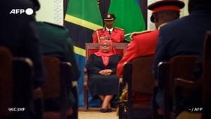 سامية حسن صلوحي أول رئيسة مسلمة في تاريخ تنزانيا والقارة الأفريقية