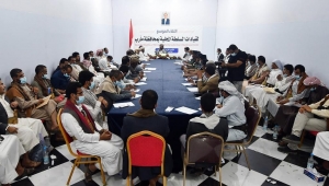 محافظ مأرب يدعو الشباب اليمني إلى الانخراط في معركة الدفاع عن الجمهورية