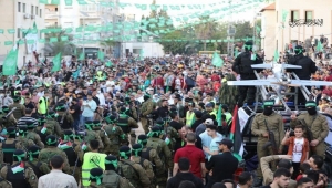"حماس" تستنكر تصريحات عبد الله بن زايد وتؤكد أنها "تتنافى مع قيم العروبة"