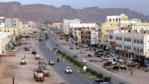 أحزاب شبوة تطالب برفع الحصار عن الموانئ اليمنية والسماح بتصدير النفط والغاز