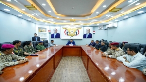 رئيس الوزراء يرأس اجتماعاً للسلطة المحلية والتنفيذية والقيادات العسكرية والأمنية في محافظة شبوة