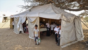بأمر الحرب.. الخيام والأكواخ فصول دراسية في اليمن (تقرير)