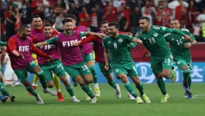 منتخب الجزائر يتوج ببطولة كأس العرب بعد فوزه على نظيره التونسي بهدفين