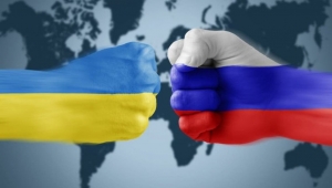 لافروف: لن نشعل حربا مع أوكرانيا