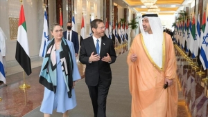 الرئيس الإسرائيلي يصل الإمارات في زيارة هي الأولى من نوعها
