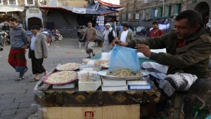 رمضان الثامن تحت الحرب.. اليمنيون يعانون اقتصاديا ومعيشيا