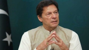 البرلمان الباكستاني يحجب الثقة عن رئيس الوزراء "عمران خان"