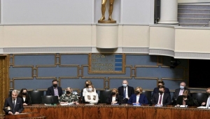 برلمان فنلندا يبدأ مناقشة الانضمام إلى "الناتو"
