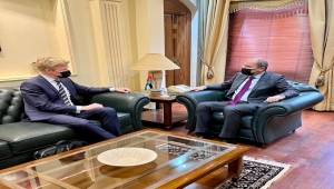 "غروندبرغ" يناقش ملف الهدنة في اليمن مع وزير الخارجية الأردني