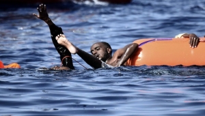 17 مهاجرا يلقون حتفهم غرقا قبالة سواحل تونس