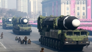 الزعيم الكوري الشمالي يهدد بـ"هجمات نووية استباقية"