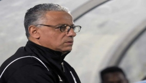 اتحاد الكرة يعلن التعاقد مع الجزائري "عمروش" لتدريب المنتخب الوطني