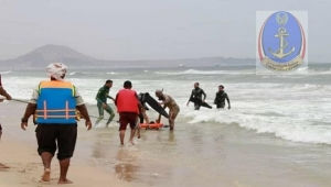 عدن..انتشال جثة جندي غرق في ساحل صيرة