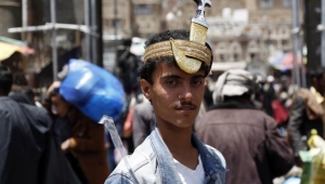 تهاوي التشغيل في اليمن: أنشطة متعثرة وسط الابتزاز