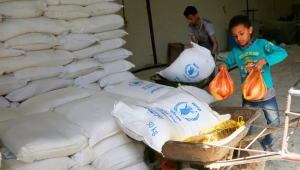 22 منظمة دولية تطالب برنامج الأغذية والحوثيين لسرعة التوصل لاتفاق لاستئناف توزيع المساعدات الغذائية 