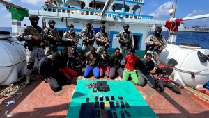 البحرية الهندية تعلن إنقاذ مركب إيراني للصيد خطفه قراصنة صوماليون