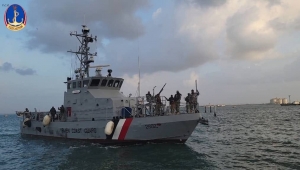 خفر السواحل تعلن ضبط سفينتين تهربان أطنان البضائع من جيبوتي إلى اليمن