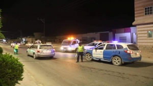 شرطة السير بالمهرة تطلق حملة توعوية لإصلاح أضواء المركبات
