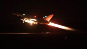 القوات الأمريكية تعلن استهداف صواريخ وزوارق جديدة للحوثيين