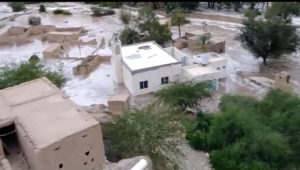 السيول تحاصر قوية في مديرية حجر بحضرموت وتسبب بأضرار في منازل المواطنين