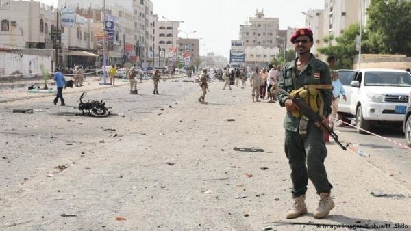 الحكومة تؤكد تصديها للمتمردين في عدن(بيان)