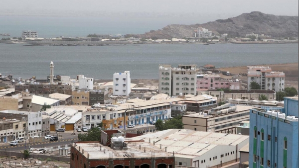 الحكومة اليمنية تحذر التحالف من "التماهي" مع "انقلاب عدن" المدعوم من الإمارات