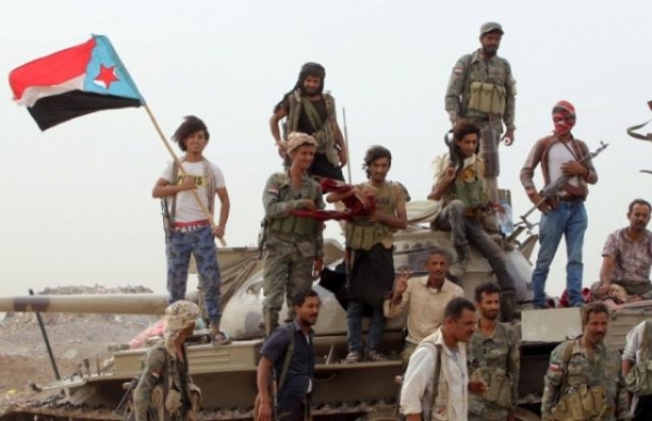 قوات تابعة للجيش اليمني تقطع تعزيزات  مليشيات الانتقالي المدعومة من الامارات وتحاصر الحزام الأمني في أبين