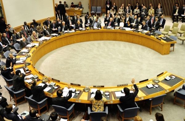 مندوب اليمن لدى الأمم المتحدة يطالب مجلس الأمن بالتدخل الفوري لوقف الاعتداءات الإماراتية