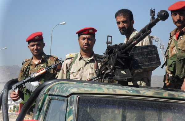  مقتل وإصابة 18 جنديا من قوات الجيش بنيران الحوثي خلال 72 ساعة