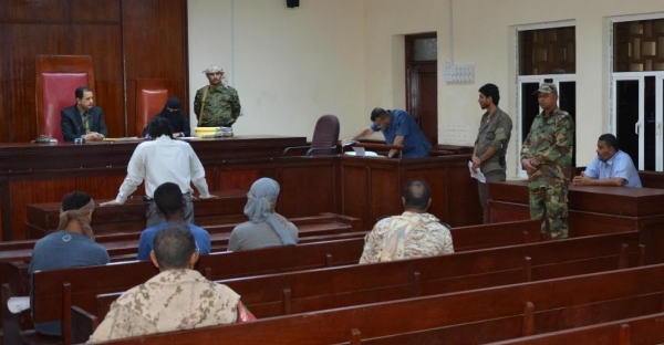 محكمة في عدن تحكم بالسجن على متهمين بالإرهاب وتجارة المخدرات