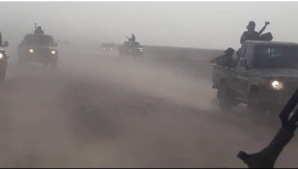 شاهد بالصور قوات الجيش الوطني تحاصر معسكر العلم التابع للقوات الاماراتية