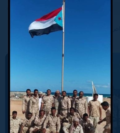 مليشيا الإمارات تنقل الأسلحة من معسكر "حرس السواحل" بسقطرى إلى مخازن خاصة