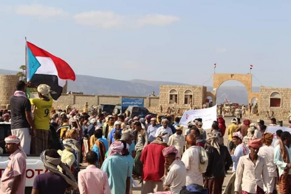 الإمارات تدفع أنصارها للاصطدام بالجيش الوطني في سقطرى