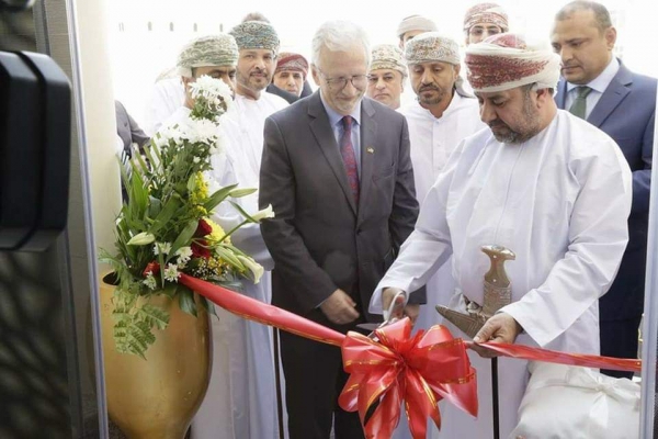 افتتاح أحدث مركز في الشرق الأوسط للأطراف الصناعية لمبتوري الحرب في اليمن في صلالة العمانية