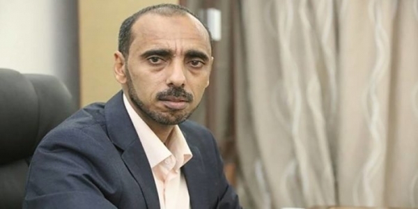 وزير يمني: الإمارات تستقدم أجانب ومعدات اتصالات وتلغي التأشيرات للقادمين الى سقطرى (محدّث)