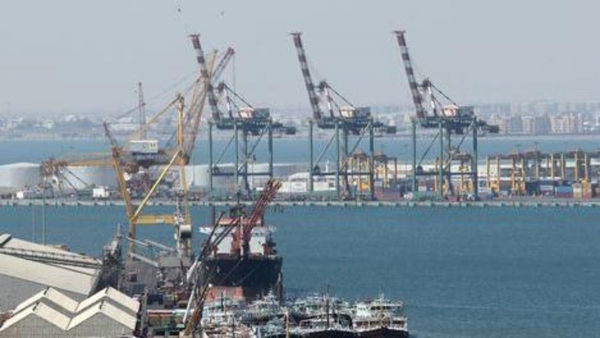 وكالة: جنوح سفينتي نفط متهالكة في ميناء عدن