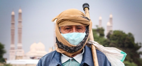 طبيب يمني يخترع علاجاً وشفاء 40 مصاب بعد يومين من استخدامه