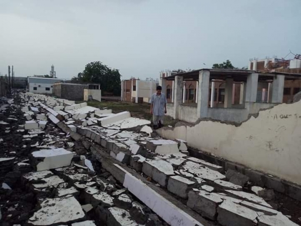 مدارس في الشيخ عثمان تتعرض لدمار كبير جراء عواصف رعدية "صورة"