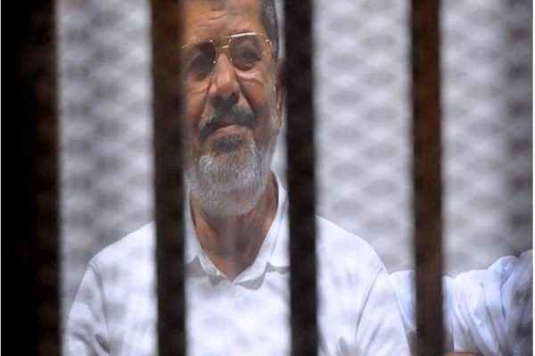 بعد عام على وفاته ..  هكذا تتداول صحف الكيان الصهيوني ذكرى وفاة مرسي