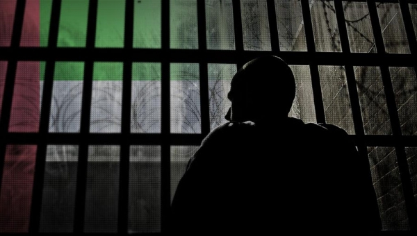 صحيفة بريطانية تكشف فظائع ما يحدث في سجون المليشيات المدعومة من الإمارات في اليمن