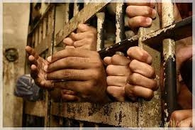 هيومن رايتس ووتش : كورونا يهدد حياة العشرات في سجون "الانتقالي" المدعومة إماراتيَّا
